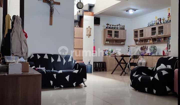 Dijual: Rmh Semi Furnished Di Kopo Permai 2 Dijual: Rmh Semi Furnished Di Kopo Permai 2