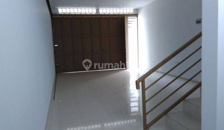 Disewakan : Ruko 2¹½ Lt Di Ence Azis Bdg 1