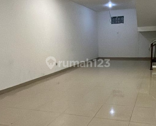For Rent: Commercial Building in Mekarwangi, Bandung 2