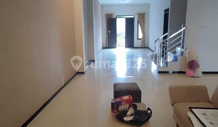 Disewakan : Rumah Di Area Mekarwangi