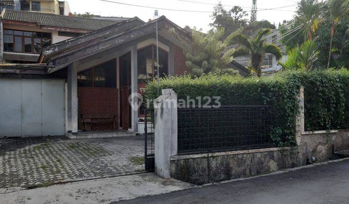 Dijual Rumah posisi hoek Bagus di Cipaku SHM hadap Timur  1