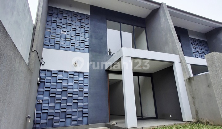 Rumah Dekat Tol Desari Siap Huni