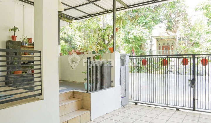 Limo House Near UPN Veteran Campus 2