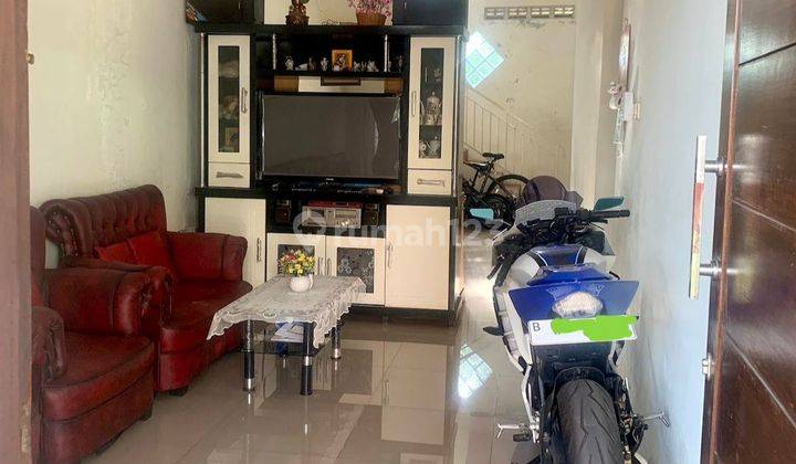 Rumah 4 Kamar Dalam Komplek Dekat Stasiun Depok Baru 1