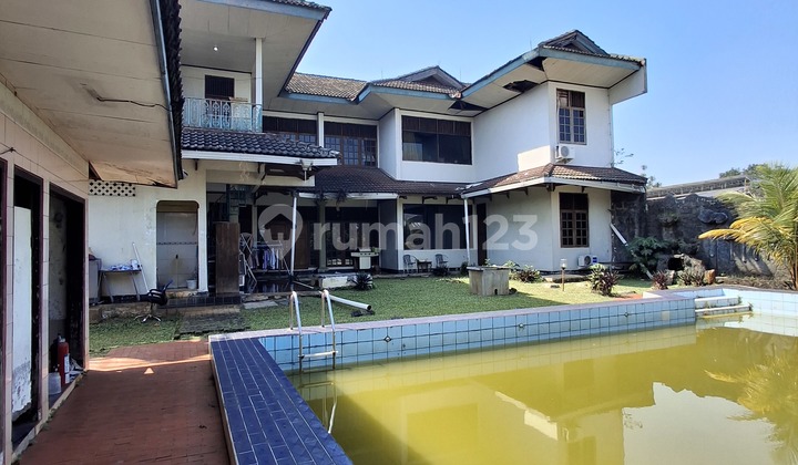 Rumah Luas Hitung Tanah Pinggir Jalan Raya