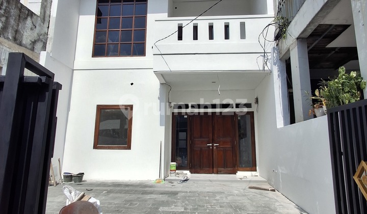 Pondok Indah Rental House can be used for Office