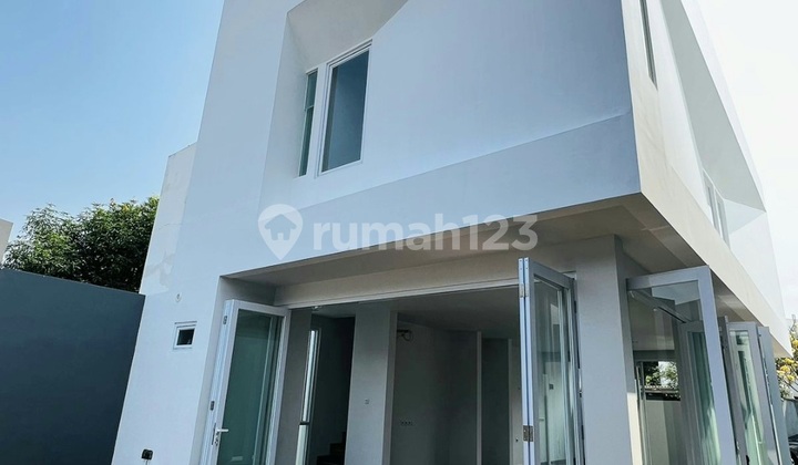 Dijual Rumah Lebak Bulus Tidak Nempel Tetangga