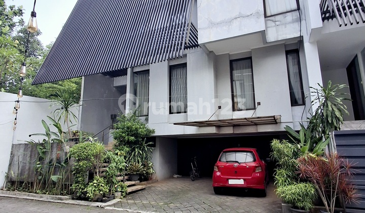 For Sale Nice House Bangka Kemang Corner Position