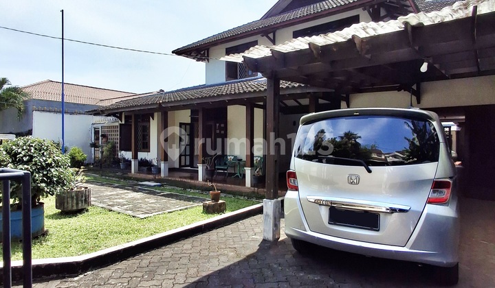Rumah Luas Sebelah Lapangan Golf 2