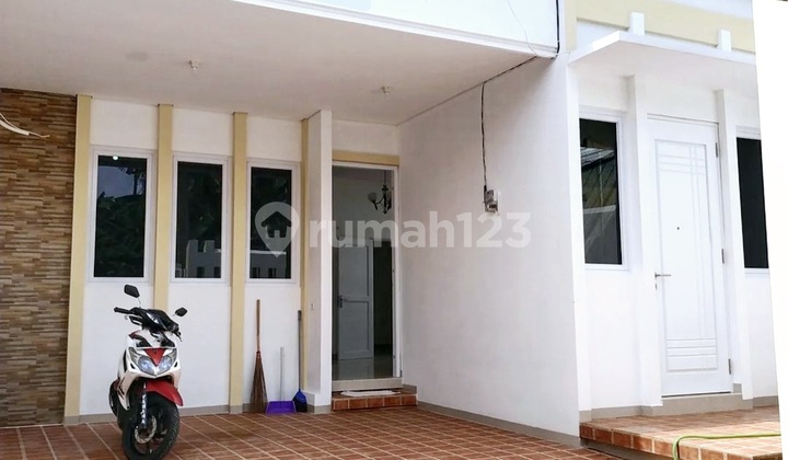 Cheap House for Sale in Hook Cinere Limo Position 2