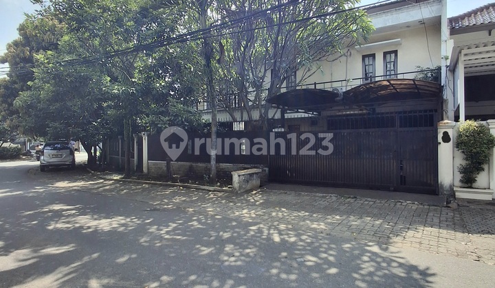 Rumah Tanah Kusir Dekat Gandaria City Mall