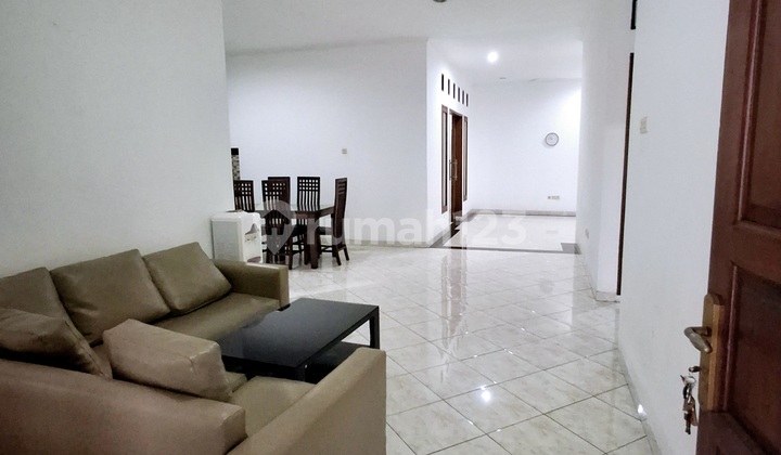 Rumah Sewa Strategis Dekat Samsat Cinere