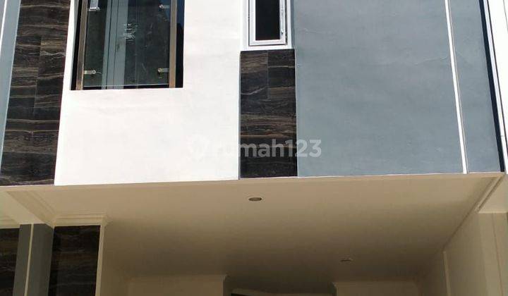 Di  Rumah Mewah Dan Cantik 2 Lantai Di Jalan Pisangan Baru Jakarta Timur 1