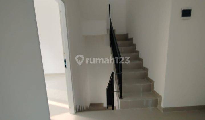 Dijual Rumah Minimalis Dan Modern  2 Lantai Di Jalan Srikaya Jakarta Timur 2