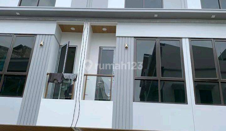 Di Rumah Cantik 2 Lantai Di Jalan Rawasari Jakarta Pusat 1