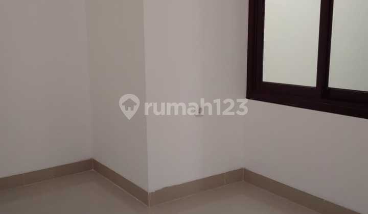 Dijual Rumah 3 Lantai Dekat Statsiun Sawah Besar Jakarta Pusat 2