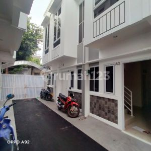 Dijual Rumah Cantik 2 Lantaiminimalisdi.kayumanis Jakarta Timur