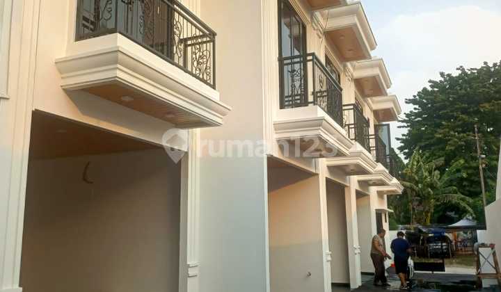 Di Rumah Mewah dan Modern Dekat Degan Tol Cempaka Putih Jakarta Pusat Di Rumah Mewah dan Modern Dekat Degan Tol Cempaka Putih Jakarta Pusat