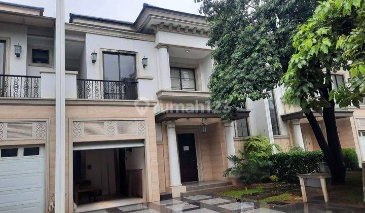 Dijual Rumah Mewah Dengan Kolam Renang Lingkungan Eksklusif 1