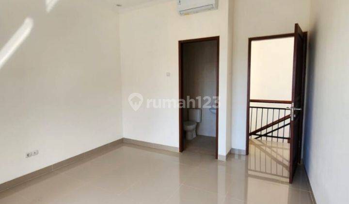 TOP URGENT DI JUAL RUMAH LOKASI SUNSET ROAD SEMINYAK KUTA BADUNG
 1