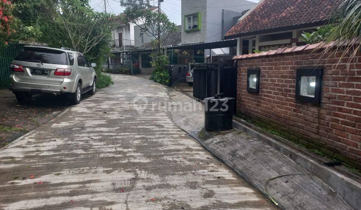 Rumah 3 Lantai Bagus Furnished SHM di Dago Giri, Bandung 2