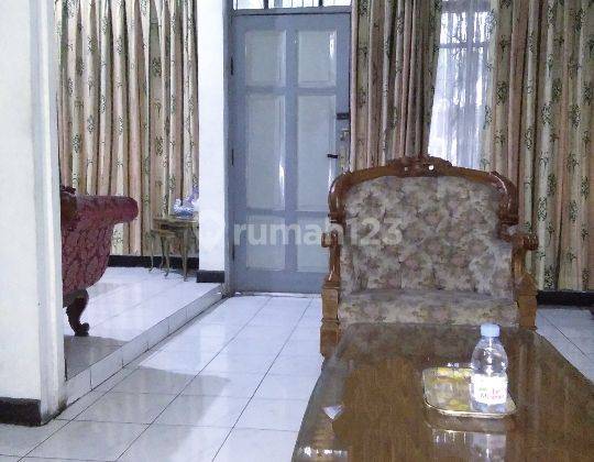 Rumah 2 Lantai Bagus SHM Mainroad di Antapani, Bandung 2