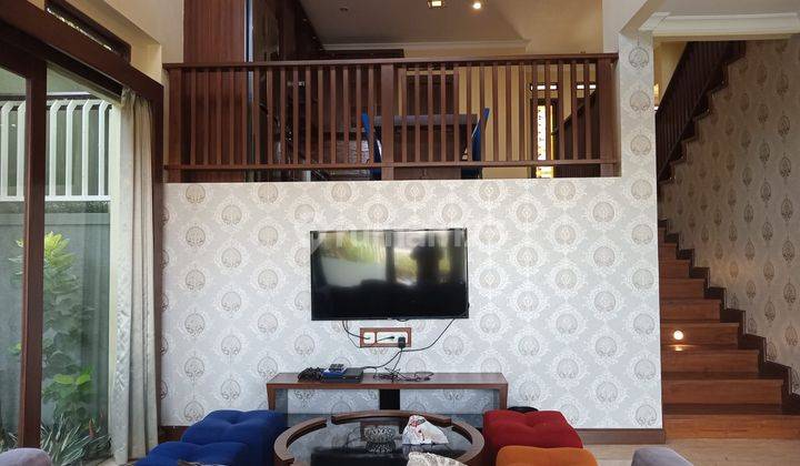 Rumah Mewah 3 Lantai Bagus Furnished SHM di Cisatu, Ciumbuleuit 2