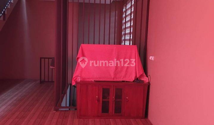 Rumah 3 Lantai Sudah Renovasi Unfurnished di Jalan Cilengkrang, Bandung 2