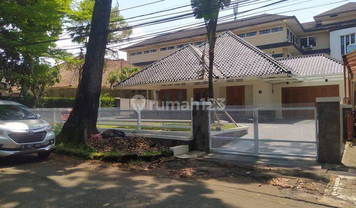 Rumah Belanda Modern Lux Layout Bagus Taman Depan Belakang 1