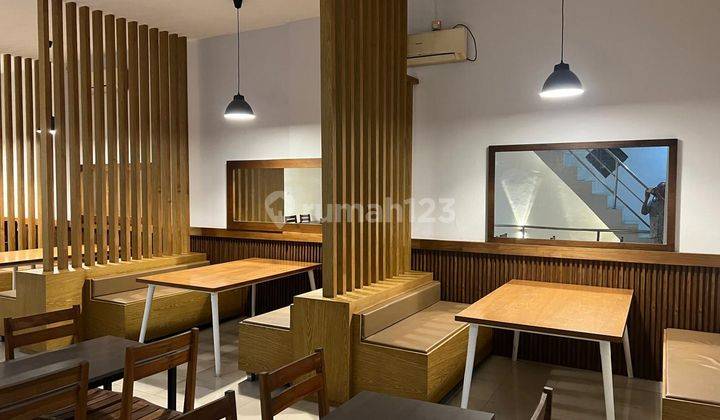 Ruko 3 Lantai Pinggir Jalan Raya Jombang Cocok Untuk Kafe Dan Rumah Makan 2