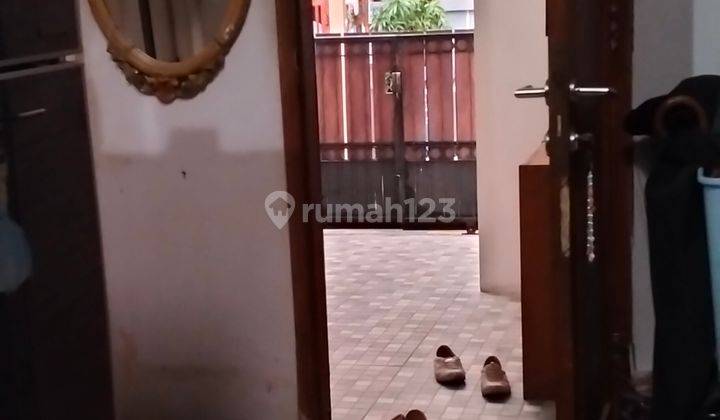 Rumah Kos-Kos an 9 Kamar di Komplek Pondok Jurang Mangu Indah (PJMI) 2