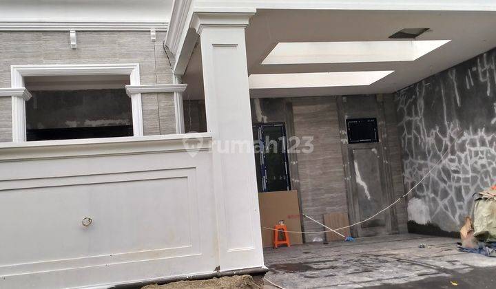 Rumah Tinggal Dengan Design American Classic Depan Taman di Griyaloka Bsd City 2