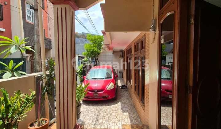 Dijual Rumah Tinggal 2 Lantai Lokasi Strategis di Kawasan Tanjung Duren Selatan, Jakarta Barat Dijual Rumah Tinggal 2 Lantai Lokasi Strategis di Kawasan Tanjung Duren Selatan, Jakarta Barat