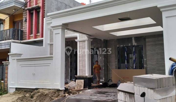 Rumah Tinggal Dengan Design American Classic Depan Taman di Griyaloka Bsd City 1