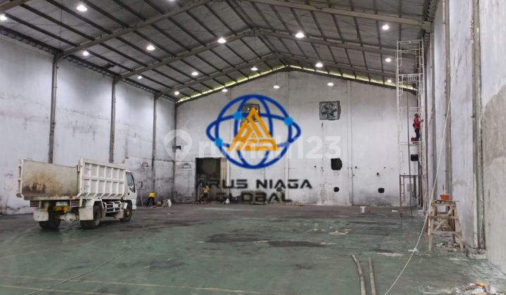 Disewakan Gudang dengan Loading Dock di Kawasan Delta Silicon 2