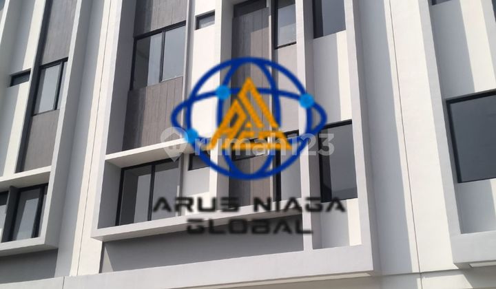 For Rent House In Delta Mas Housing Bekasi 8 Rooms Furnished 2