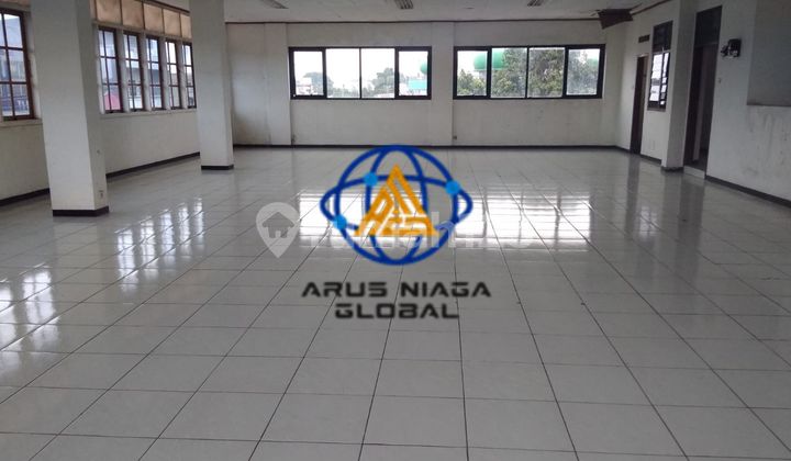 Disewakan Ruang dan Usaha di Depok 3 Lantai