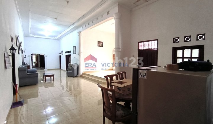 Residence in a Strategic Location in Semampir, Downtown Kediri, Good SHM in Kediri House 2