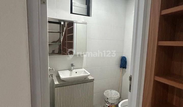 Amalfi Village Rumah 2 Lantai Bagus Bangunan Mandiri Summarecon Serpong  2