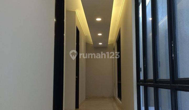 Rumah Mewah Kawasan Summarecon Serpong Viuw Pool 2