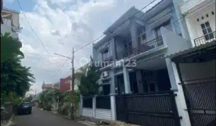 Rumah  Sewa 2 Lantai Hunian Strategis Bebas Banjir Di Haji Naman Pondok Kelapa Jakarta Timur
 2