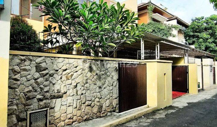 Rumah 2,5 Lantai Semifurnish Di Kemang Jakarta Selatan 1