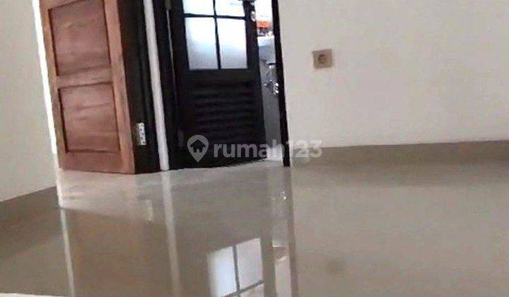 Rumah 3 Lantai Di Curug Pondok Kelapa Jakarta Timur

 2