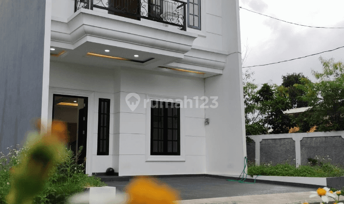 Rumah 2 Lantai Modern Dengan Konsep Design Classic Lokasi Strategis Di Kramat Jati Jakarta Timur 1