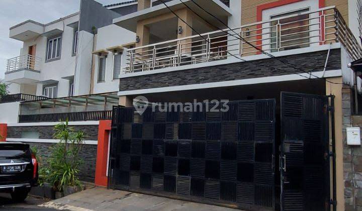 Rumah Sewa  3 Lantai   Di Gudang Peluru  Jakarta Selatan 1