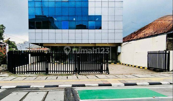 Gedung 4 Lantai + Lift dan Rooftop Di Jatinegara Jakarta Timur
 2