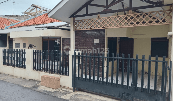 Rumah Sewa Di Rumah 1,5 Lantai Di Kavling Perumahan Pondok Bambu Jakarta Timur 1