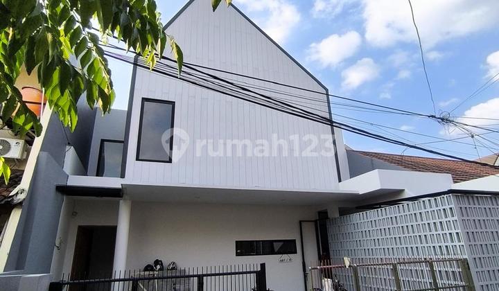 Rumah Mewah 2 Lantai Di Duren Sawit – Siap Huni & Shm, Lokasi Strategis! 1
