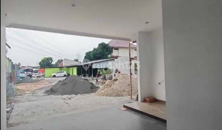 Rumah 2 Lantai Akses Lebar  Full Furnished Di Pisangan  Jakarta Timur

 2