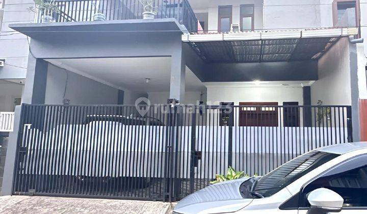 Rumah 2 Lantai Di Pondok Bambu Duren Sawit Jakarta Timur 
  1